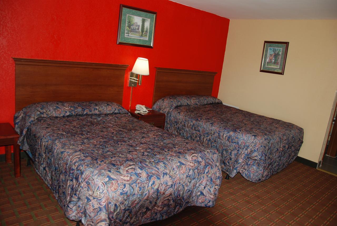 Mount Laurel Motel Хейзълтън Екстериор снимка