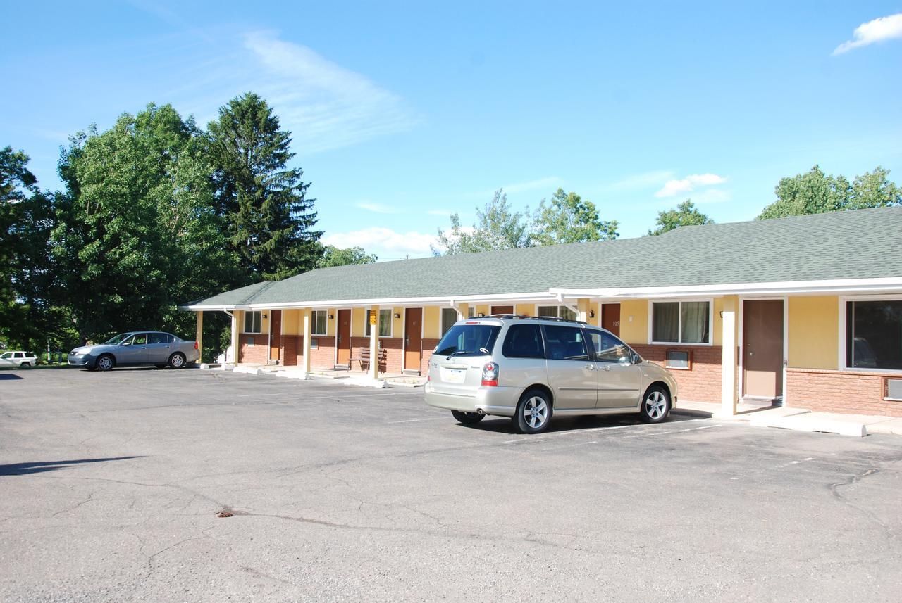 Mount Laurel Motel Хейзълтън Екстериор снимка