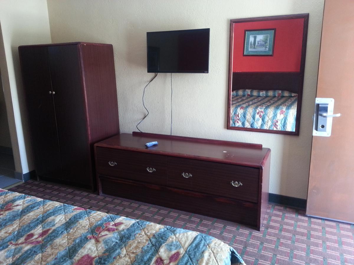 Mount Laurel Motel Хейзълтън Екстериор снимка